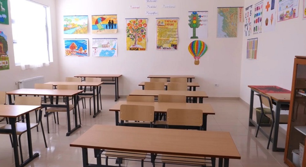 Pas me shume se 1 muaj greve, nis sot viti i ri shkollor ne Kosove